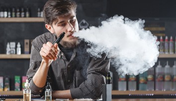 Prvá obeť e-cigariet: Britský robotník zomrel na pľúcnu chorobu spojenú s vapingom