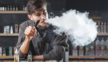Prvá obeť e-cigariet: Britský robotník zomrel na pľúcnu chorobu spojenú s vapingom