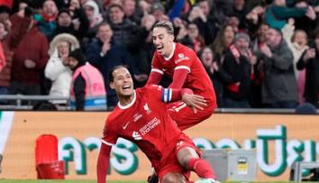VIDEO: Liverpool oslavuje rekordný titul. Drámu na Wembley rozhodol v predĺžení Van Dijk