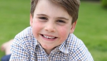 FOTO: Oslávil už šieste narodeniny. William a Kate zverejnili narodeninovú snímku najmladšieho syna Louisa