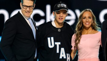 Nový klub NHL si upísal syna slávneho hokejistu. Miloš Kelemen má o konkurenta navyše