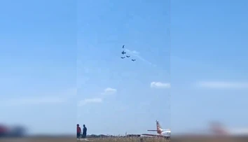 VIDEO: Nešťastie počas leteckej šou na juhu Portugalska. Zrážku akrobatických lietadiel jeden z pilotov neprežil