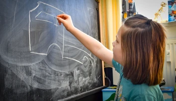 Mám Aspergera a toto sú veci, ktoré mi prekážajú. Odborníčky radia, ako rozumieť autistickým deťom