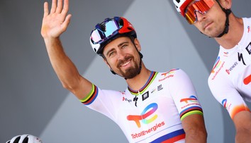 VIDEO: Sagan hviezdou v Singapure. Najskôr spojil sily s Cavendishom, potom vyhral bodovačku