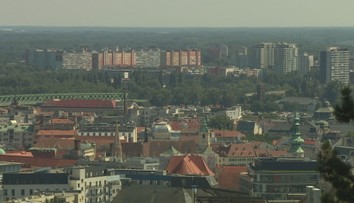 Realitná bublina sa prestala nafukovať. Ponuky pribúdajú, no kupujúcich brzdia drahšie hypotéky