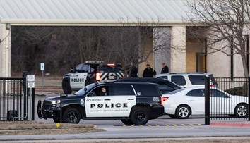 Po rukojemníckej dráme v Texase zadržali v Manchestri dvoch tínedžerov