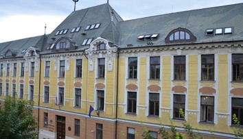 Rybníček sa chce rozprávať s vedením školy, ktorá zrušila dúhovú akciu. Nesmú podľa neho ustupovať Mazurekovi