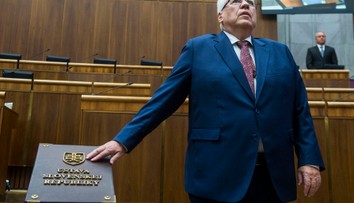 Poslanca za SNS fyzicky napadli. Ruší stretnutie s voličmi