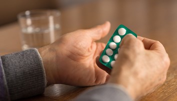 Tvorbe krvných zrazenín po očkovaní acylpyrínom nezabránite! Lekári tvrdia, aby ste to neskúšali