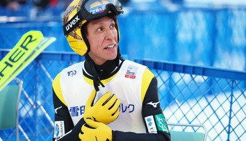 Čelil chudobe i tragédiám, je najstarším olympijským medailistom. Famózny Japonec nemá dosť ani v päťdesiatke