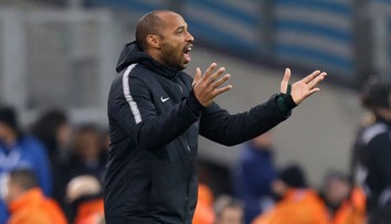 Henry skončil na lavičke trápiaceho sa Monaka, špekuluje sa o návrate Jardima