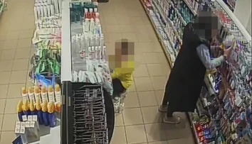 Neuveriteľný prípad z Česka. Žena tam kradla zubné kefky, svojim plánom oklamala aj taxikára