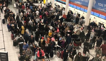 Chaos na londýnskom letisku: Pozastavili všetky lety