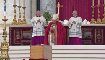 S emeritným pápežom Benediktom XVI. sa vo Vatikáne boli rozlúčiť aj Slováci, aj my sme boli pri tom