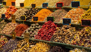 Katastrofálne výsledky kontroly kávy a čaju u našich susedov. Niektoré produkty obsahovali cement a perie