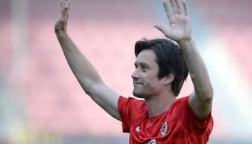 Bolesť bola silnejšia ako láska k futbalu. "Malý Mozart" Rosický ukončil kariéru