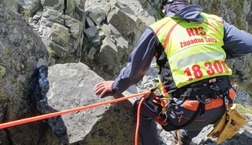 V Západných Tatrách padali skaly a ohrozovali turistov. Tomuto úseku sa vyhnite, varujú horskí záchranári