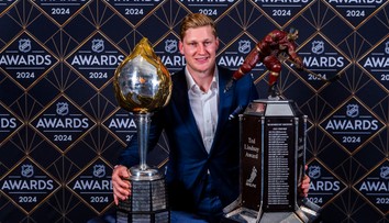 MacKinnon s dvoma trofejami, nováčik jasný. V NHL odovzdávali individuálne ocenenia