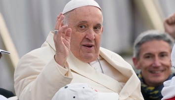 Pápež sa nezúčastní na krížovej ceste v Koloseu. V Ríme je totiž mimoriadne chladné počasie