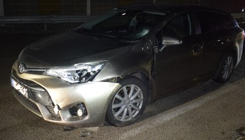 Prebiehanie cez diaľnicu ho stálo život. Muža (†20) zachytilo auto, následne do neho vrazili ďalšie