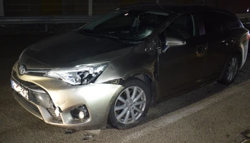 Prebiehanie cez diaľnicu ho stálo život. Muža (†20) zachytilo auto, následne do neho vrazili ďalšie