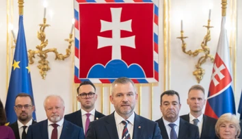 Pellegriniho v paláci navštívila Dolinková aj zdravotníci. Prezident pohrozil vetovaním konsolidácie