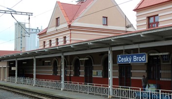 Žena začala rodiť v českom rýchliku. Chlapca na svet priviedli vlakvedúci a sprievodca