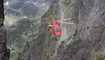 Turisti sa vydávajú do neznámeho terénu. Záchranári v Tatrách majú posledné dni plné ruky práce
