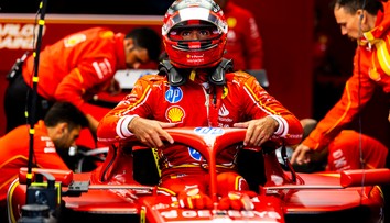 Ferrari dominovalo na tréningu v Austine. Sainz porazil Leclerca miniatúrnym rozdielom