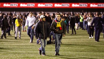 Nadrozmerný gólman v zápase nechytal, tak sa zapojil do bizarnej tipovacej súťaže