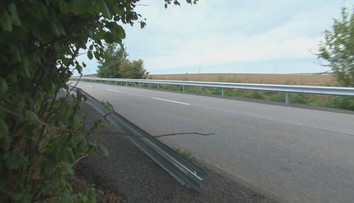 Vodičom na ceste pri Kalnej nad Hronom strpčujú jazdu zvodidlá, sťažujú sa aj u ministra