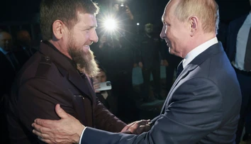 Putin prvýkrát od roku 2011 navštívil Čečensko. Na letisku ho vítal Kadyrov