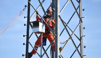 Pre zlé počasie zostali bez elektriny tisícky domácnosti na strednom a východom Slovensku