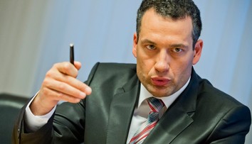 NAKA obvinila bývalého šéfa štátnej zdravotnej poisťovne z prijímania úplatku