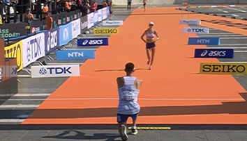 VIDEO: Preteky nevyhral, ale srdce budúcej manželky áno. Slovák vymyslel nádhernú žiadosť o ruku