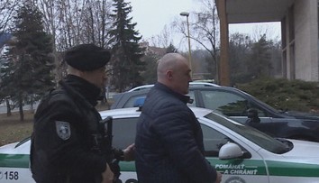 Slavomír sa na polícii sám prihlásil k starej mafiánskej vražde. Súd rozhodoval o jeho väzbe