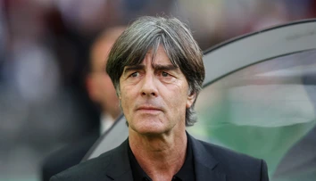 S Nemeckom vyhral MS a zaznamenal aj ďalšie úspechy. Legendárny kouč má záujem viesť Anglicko