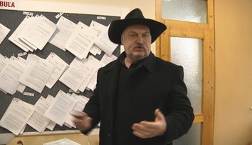 Mikulášovi Varehovi dali dole náramok. Súd mu prikázal zamestnať sa