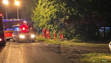 Mimoriadne tragická havária pri Galante. Náraz do stromu neprežili traja mladí ľudia