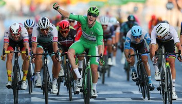 Peter Sagan na stupni víťazov v poslednej etape! Tretie miesto na Elyzejských poliach