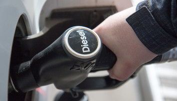 Pred jednou z čerpacích staníc v Rakúsku sa tvorili kolóny. Pumpa omylom predávala naftu za podstatne nižšiu cenu