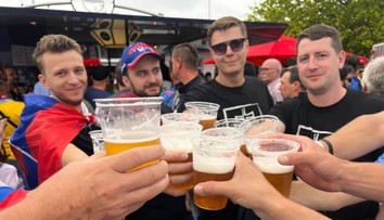 FOTO+VIDEO: Zisťovali sme, aké sú ceny občerstvenia pred zápasom Slovenska. Takúto sumu si pýtajú za pivo či klobásu
