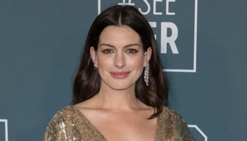 Mala byť mníškou. Zaujímavé fakty o herečke Anne Hathaway