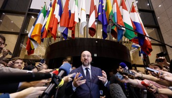 Lídri EÚ sa na mimoriadnom summite na vedúcich postoch nedohodli