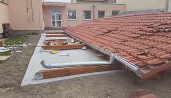 V škôlke vo Veľkých Úľanoch sa zrútil niekoľkotonový altánok