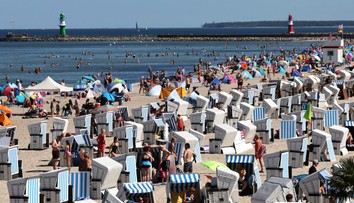 Dve tragédie pri Baltskom mori. Muž zomrel pri záchrane dcéry, žena podcenila silu mora