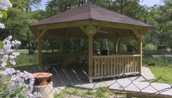 Za grilovačku na Železnej studničke môžete zaplatiť ako za večeru v luxusnej reštaurácii