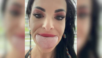 VIDEO: Jazyk má väčší ako hokejový puk. Svet má novú rekordérku