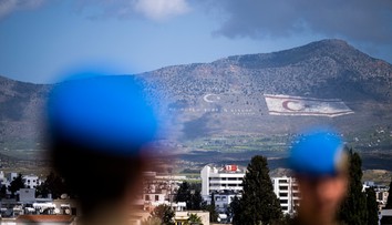 Tureckí Cyperčania s buldozérmi napadli príslušníkov misie OSN, ktorej členmi sú aj Slováci