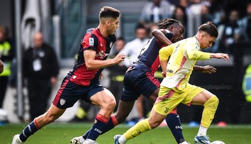 Vo Fiorentine dve červené a tri zahodené penalty. Obert ubránil Juventus, jeho Cagliari uhralo cenný výsledok